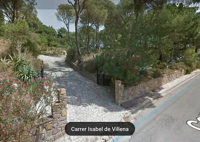 Homenfun Costa Brava בית נופש בגור